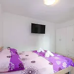 Apartman In 39058 *