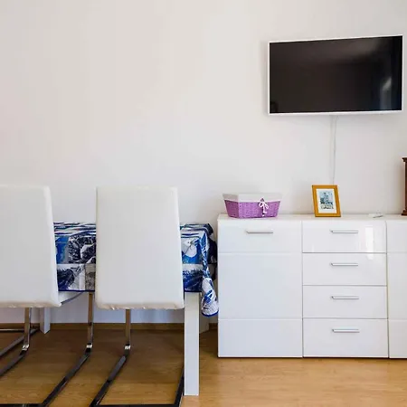 Apartamento In 39058 *