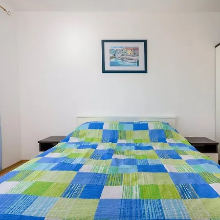 Apartment In 39058 Crikvenica
