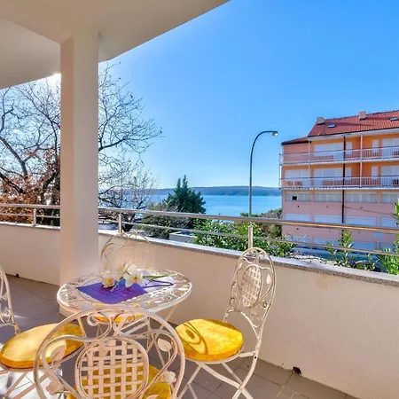 Apartment In 39058 Crikvenica