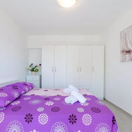 Apartment In 39058 Crikvenica