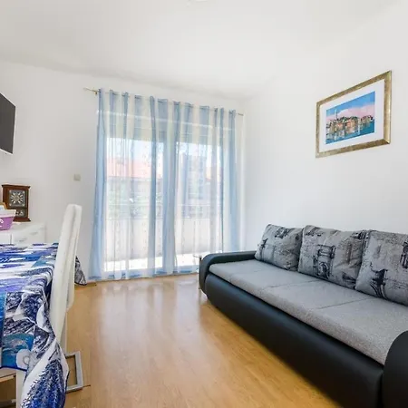 In 39058 Apartment *
